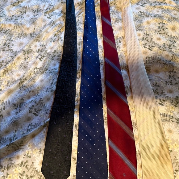 Set of Four designer Ties - Black, Blue, Red, gold - Picture 1 of 3